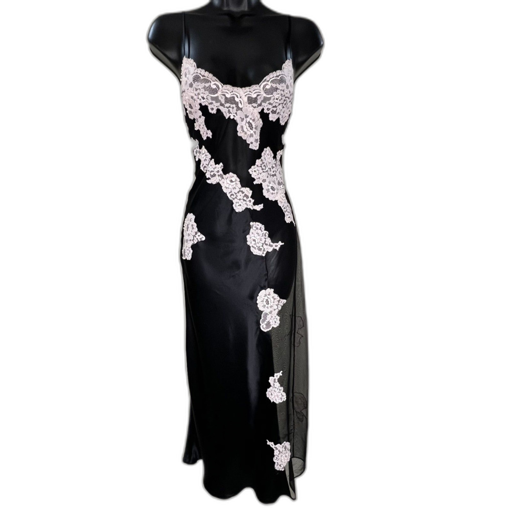 Vintage Jacalyn Bennett x Frederick’s of Hollywood Silk Lace Pearl Nightgown 90s
